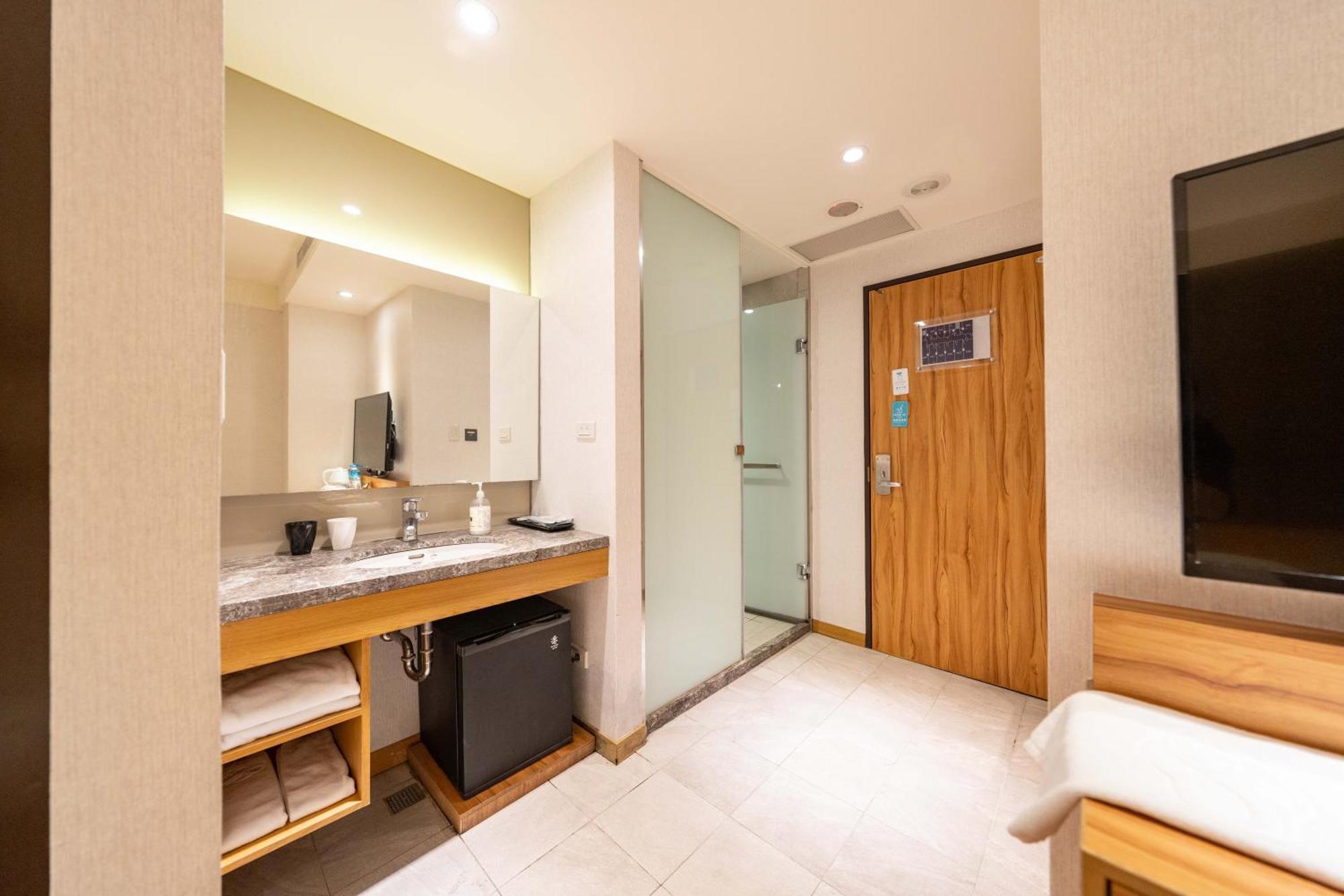 טאיפיי 雲富大飯店 Hotel Cloud-Zhongshan מראה חיצוני תמונה